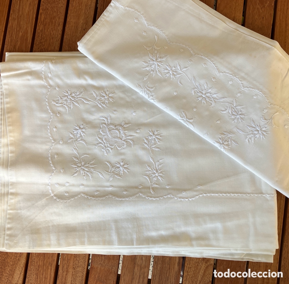 Antig&uuml;edades: S&aacute;banas de algod&oacute;n bordada con flor calada Terlenka - Foto 2