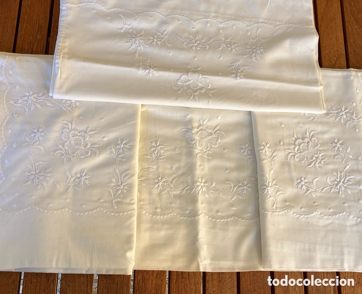 Antig&uuml;edades: S&aacute;banas de algod&oacute;n bordada con flor calada Terlenka - Foto 1