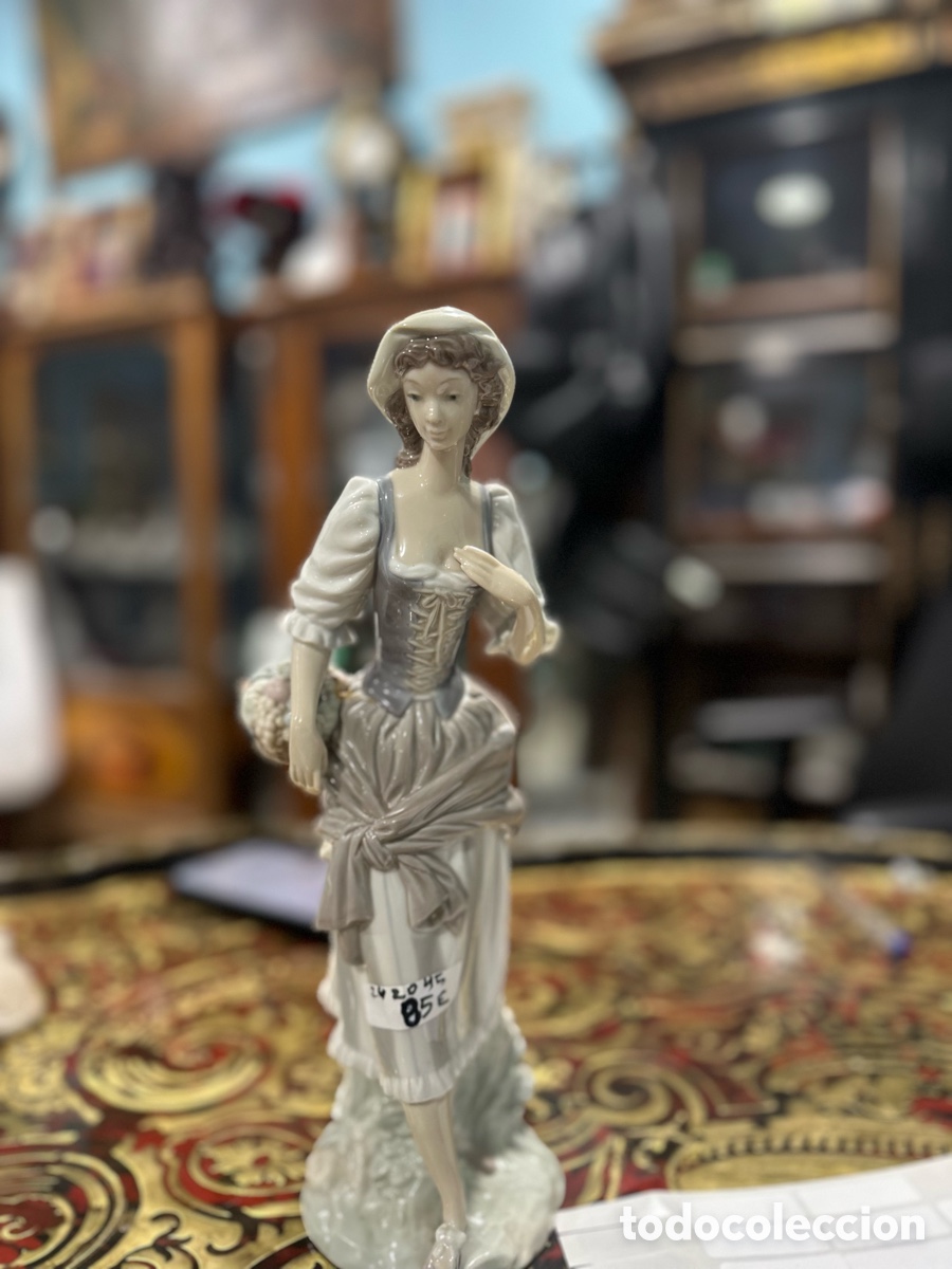 Antig&uuml;edades: Chica vendiendo frutas de LLADR&Oacute; - Foto 2