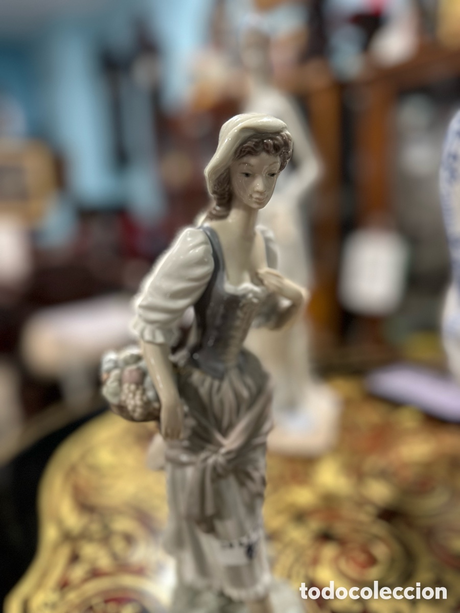 Antig&uuml;edades: Chica vendiendo frutas de LLADR&Oacute; - Foto 5