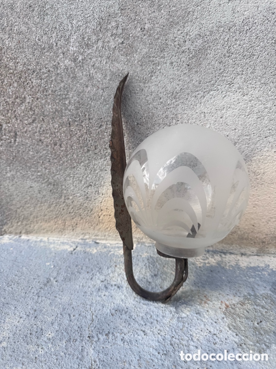 Antig&uuml;edades: Aplique de pared antiguo de hierro con globo - Foto 2