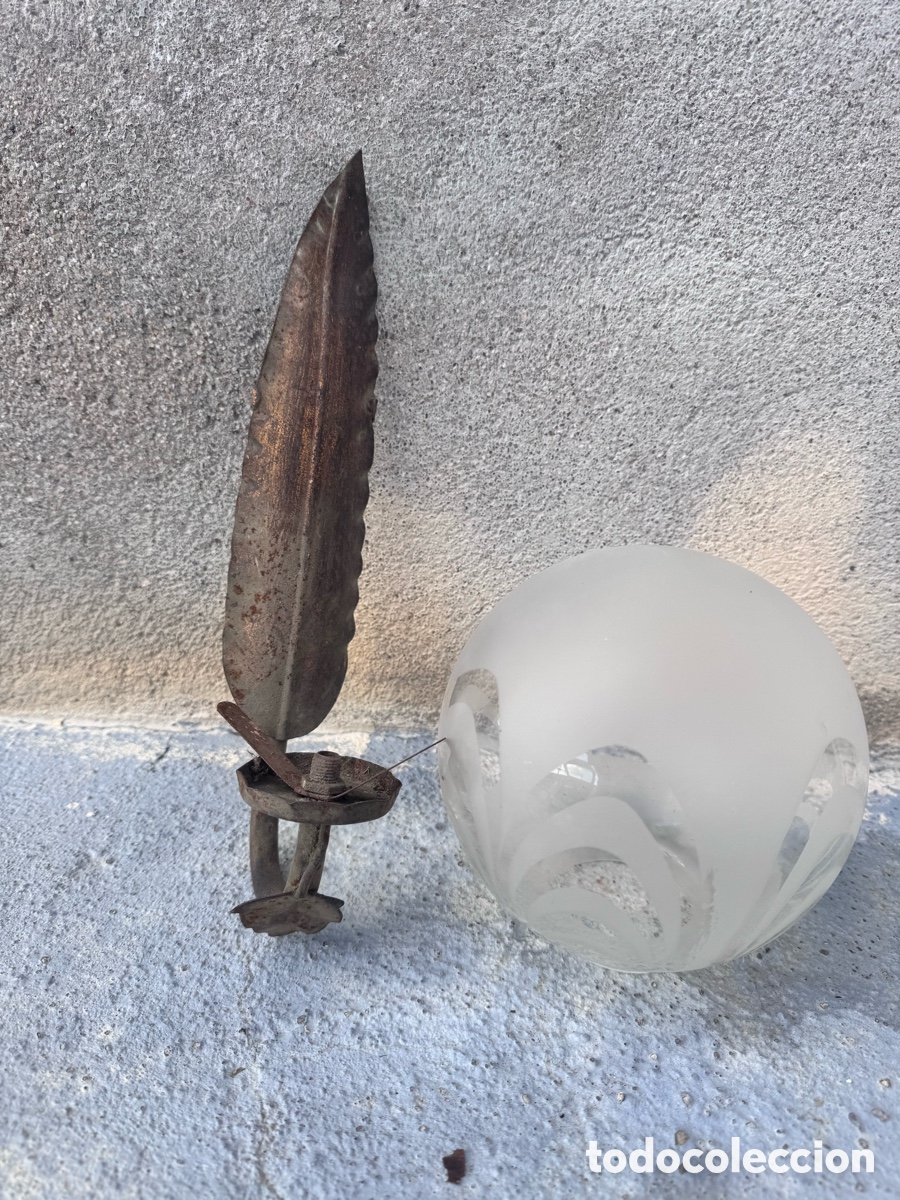 Antig&uuml;edades: Aplique de pared antiguo de hierro con globo - Foto 3