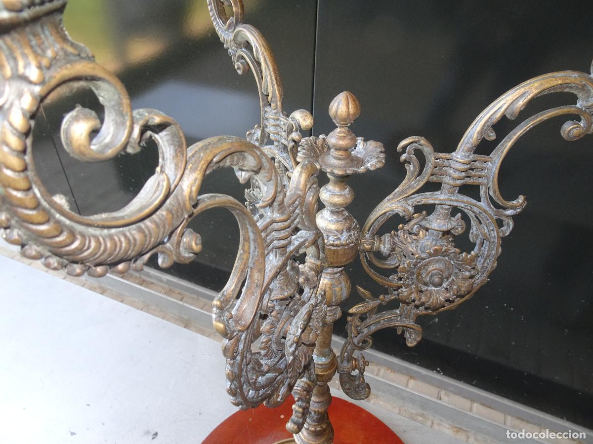 Antig&uuml;edades: Mesa auxiliar en bronce y madera - Foto 8