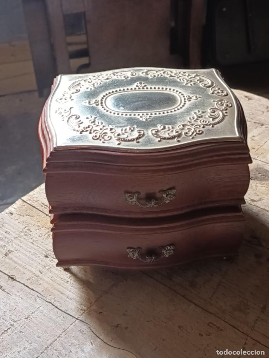 Antig&uuml;edades: Joyero de madera y plata - Foto 1