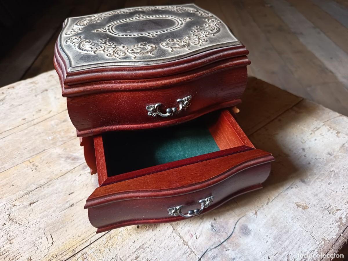 Antig&uuml;edades: Joyero de madera y plata - Foto 4