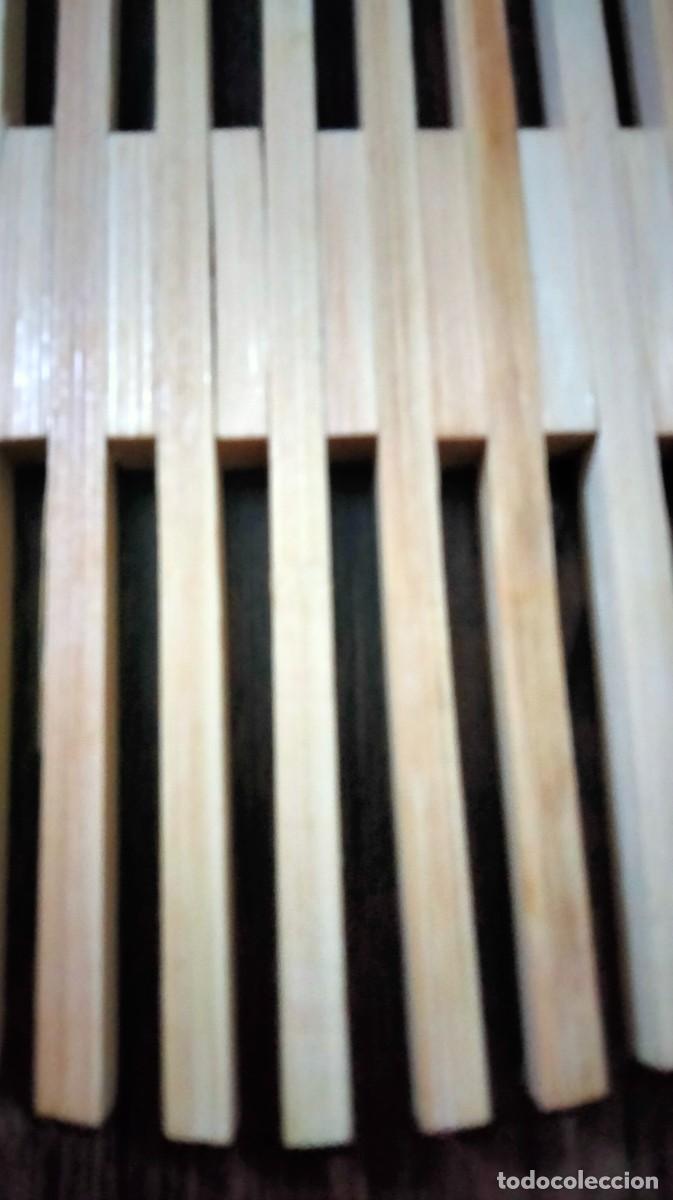 Antig&uuml;edades: salvamanteles de madera en forma de pez - Foto 2