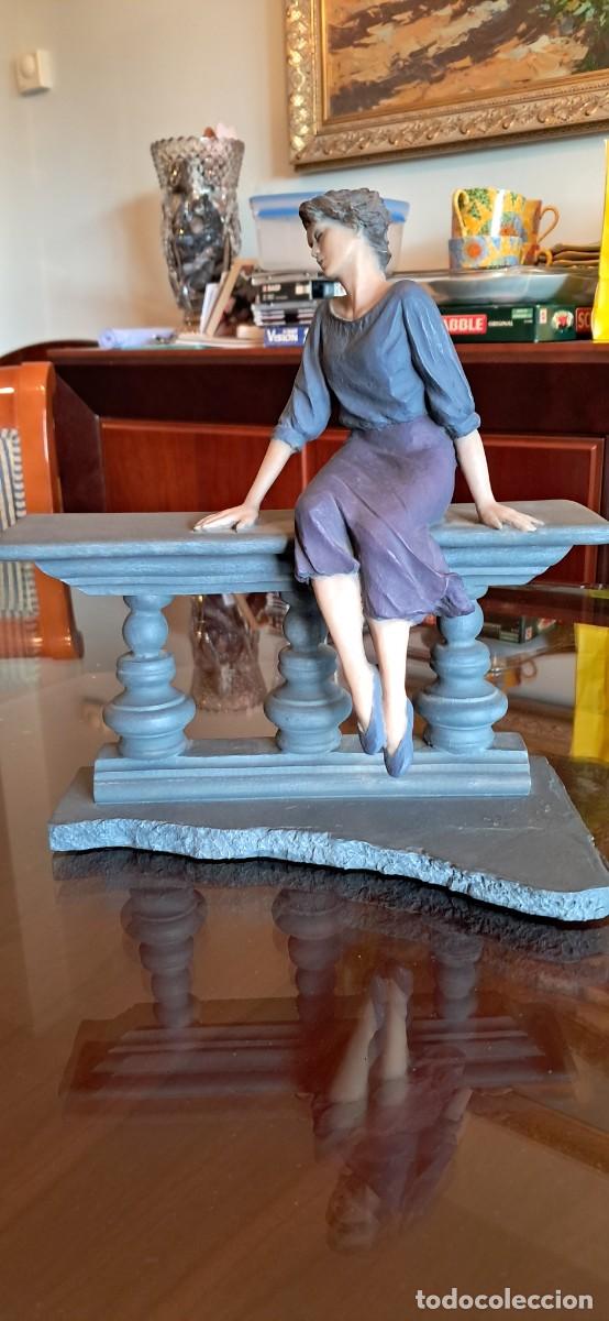 Antig&uuml;edades: Figura LLADR&Oacute; .Mujer en el banco - Foto 1