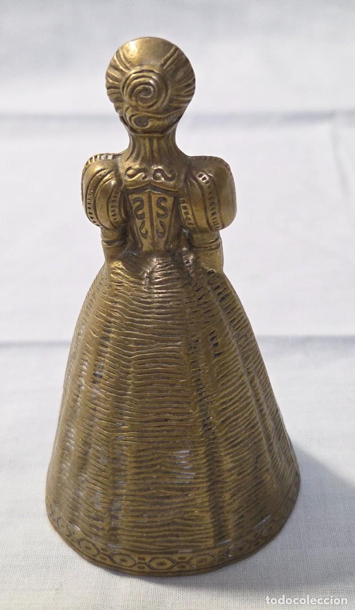Antig&uuml;edades: Campana en forma de mujer de bronce - Foto 3