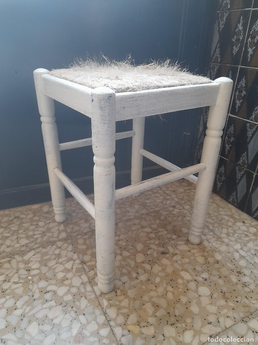 Antig&uuml;edades: Taburete silla de madera y anea para restaurar - Foto 1