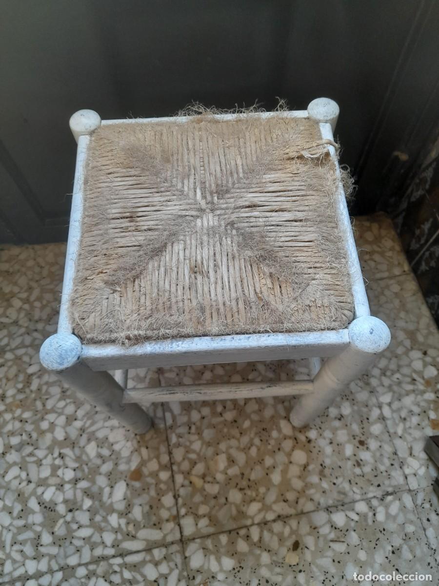 Antig&uuml;edades: Taburete silla de madera y anea para restaurar - Foto 3