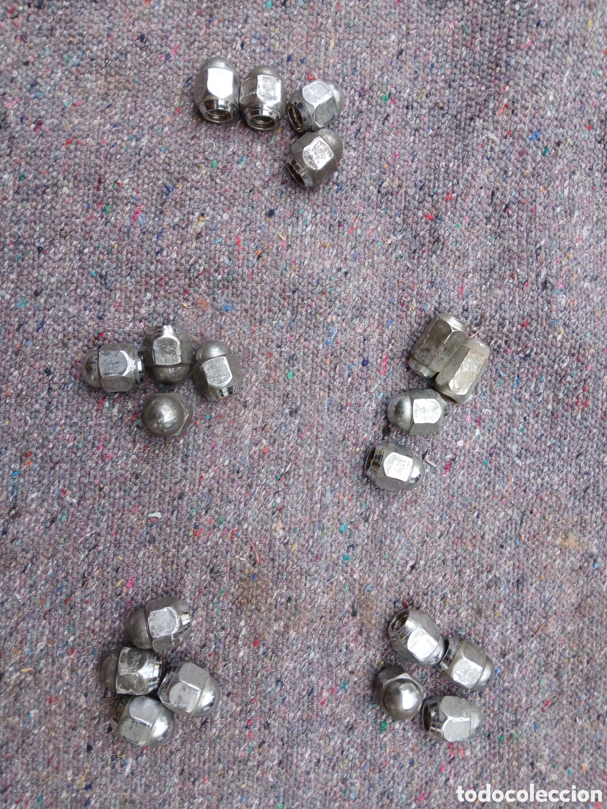 Antig&uuml;edades: Tuercas antiguas rueda de coche