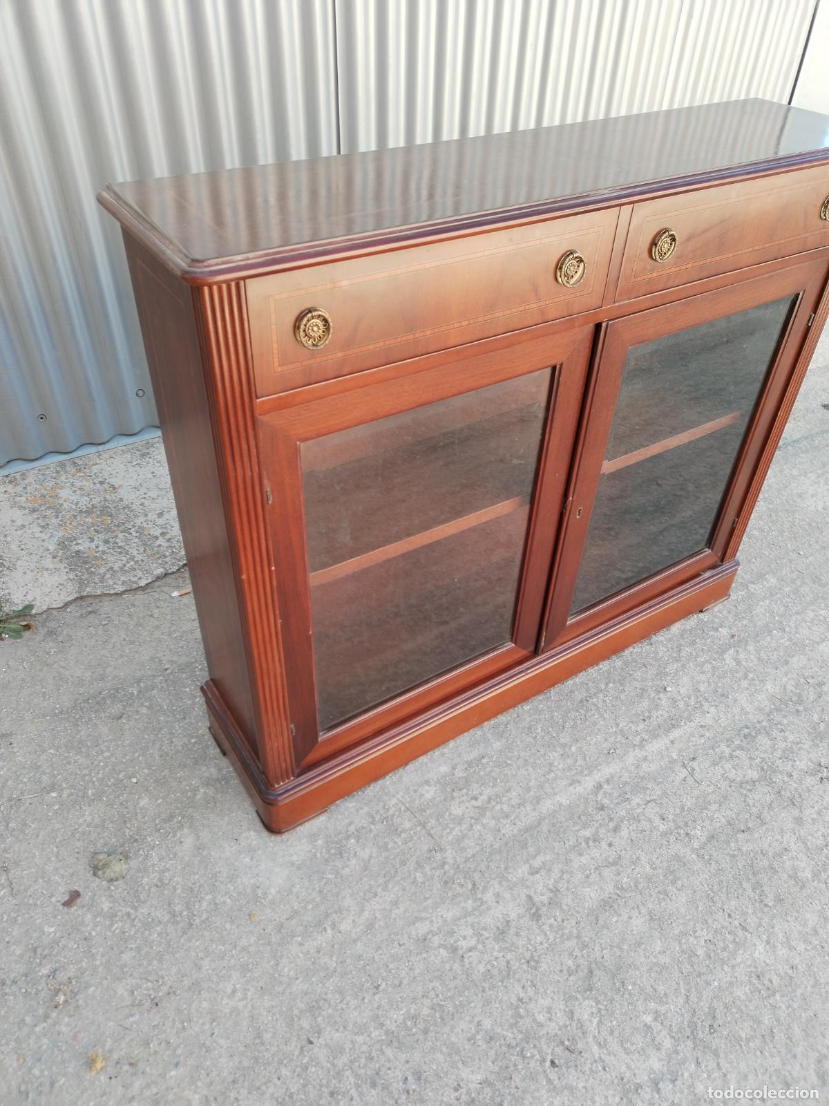 Antig&uuml;edades: mueble recibidor vitrina - Foto 9