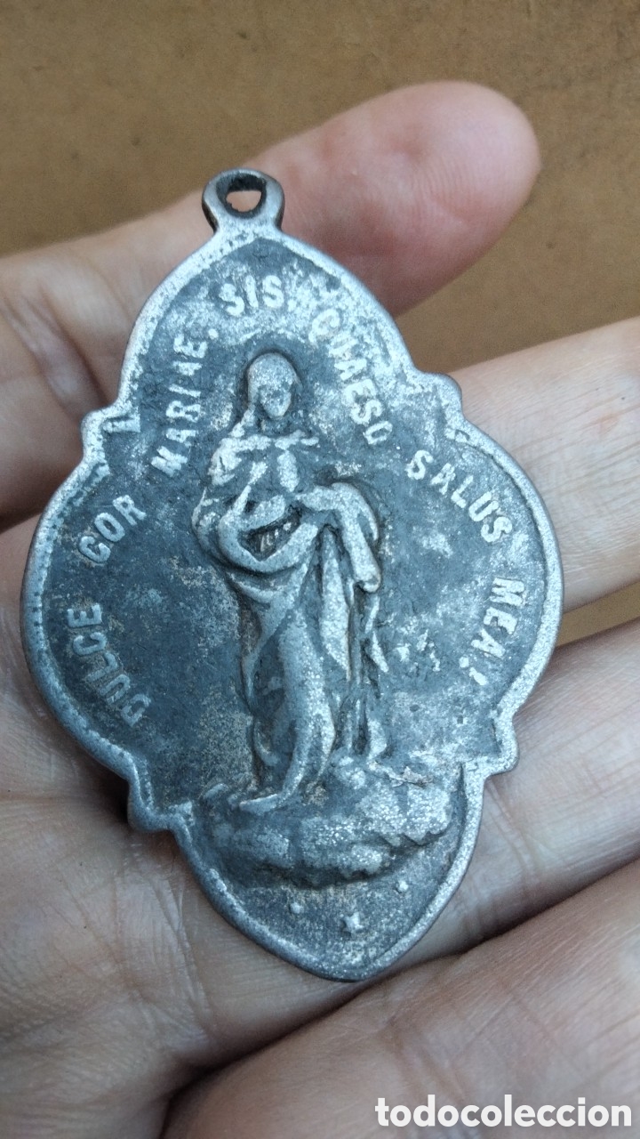 Antig&uuml;edades: Antigua medalla de bronce religiosa Sagrado Coraz&oacute;n y Mar&iacute;a de la Salud en lat&iacute;n, INMACULADO CORAZON