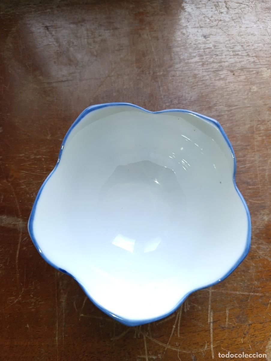 Antig&uuml;edades: cuenco de porcelana con forma de flor - Foto 6