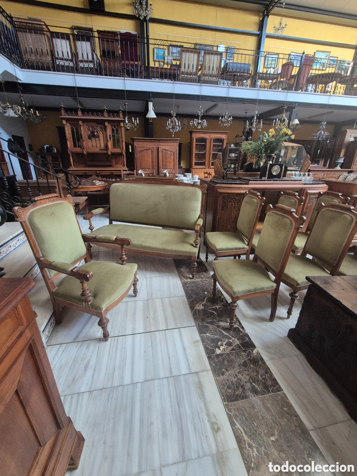 Antig&uuml;edades: Conjunto de sillas y sillones - Foto 1