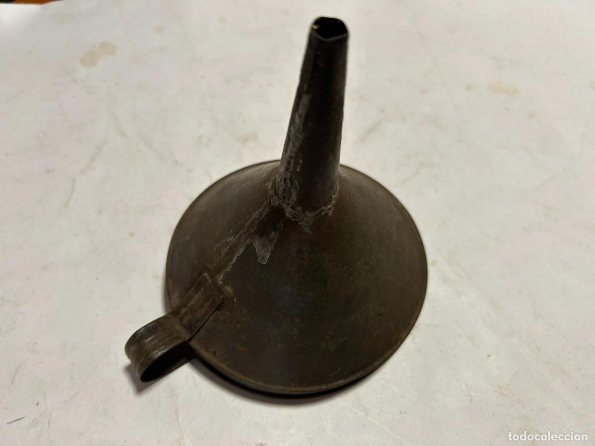 Antig&uuml;edades: Embudo de metal antiguo - Foto 4