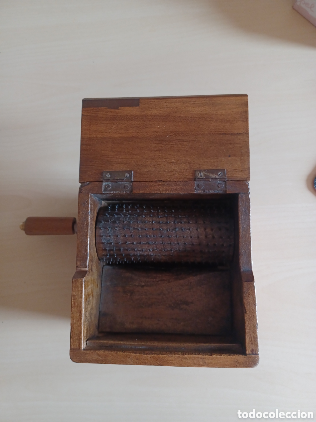 Antig&uuml;edades: Rallador Antiguo de madera -La R&aacute;pida- Funcional y con Historia - Foto 5