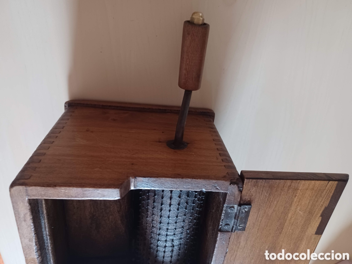 Antig&uuml;edades: Rallador Antiguo de madera -La R&aacute;pida- Funcional y con Historia - Foto 7