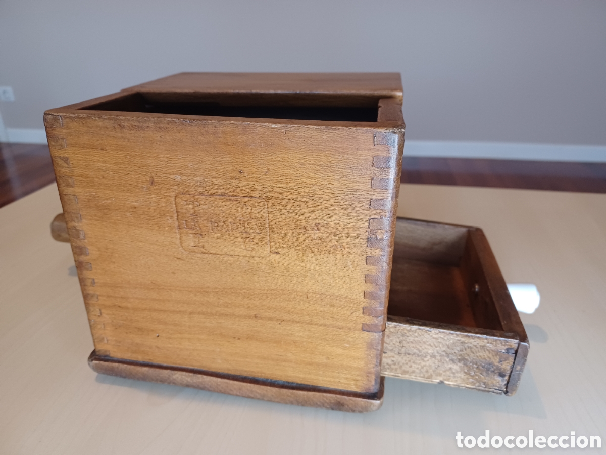 Antig&uuml;edades: Rallador Antiguo de madera -La R&aacute;pida- Funcional y con Historia - Foto 11