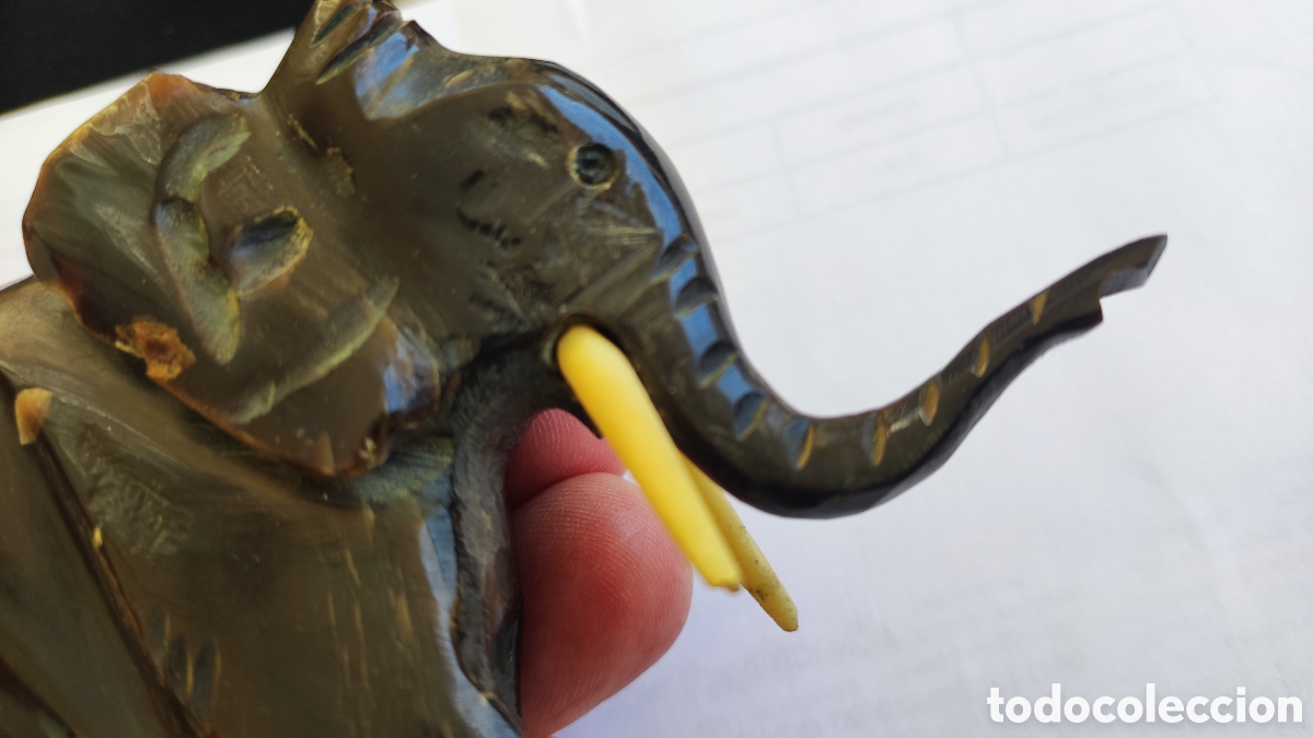 Antig&uuml;edades: Elefante talla en ambar - Foto 3
