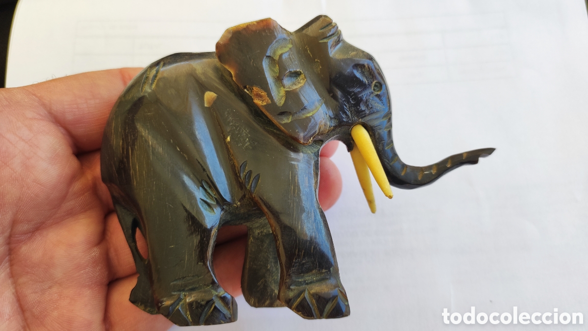 Antig&uuml;edades: Elefante talla en ambar - Foto 1