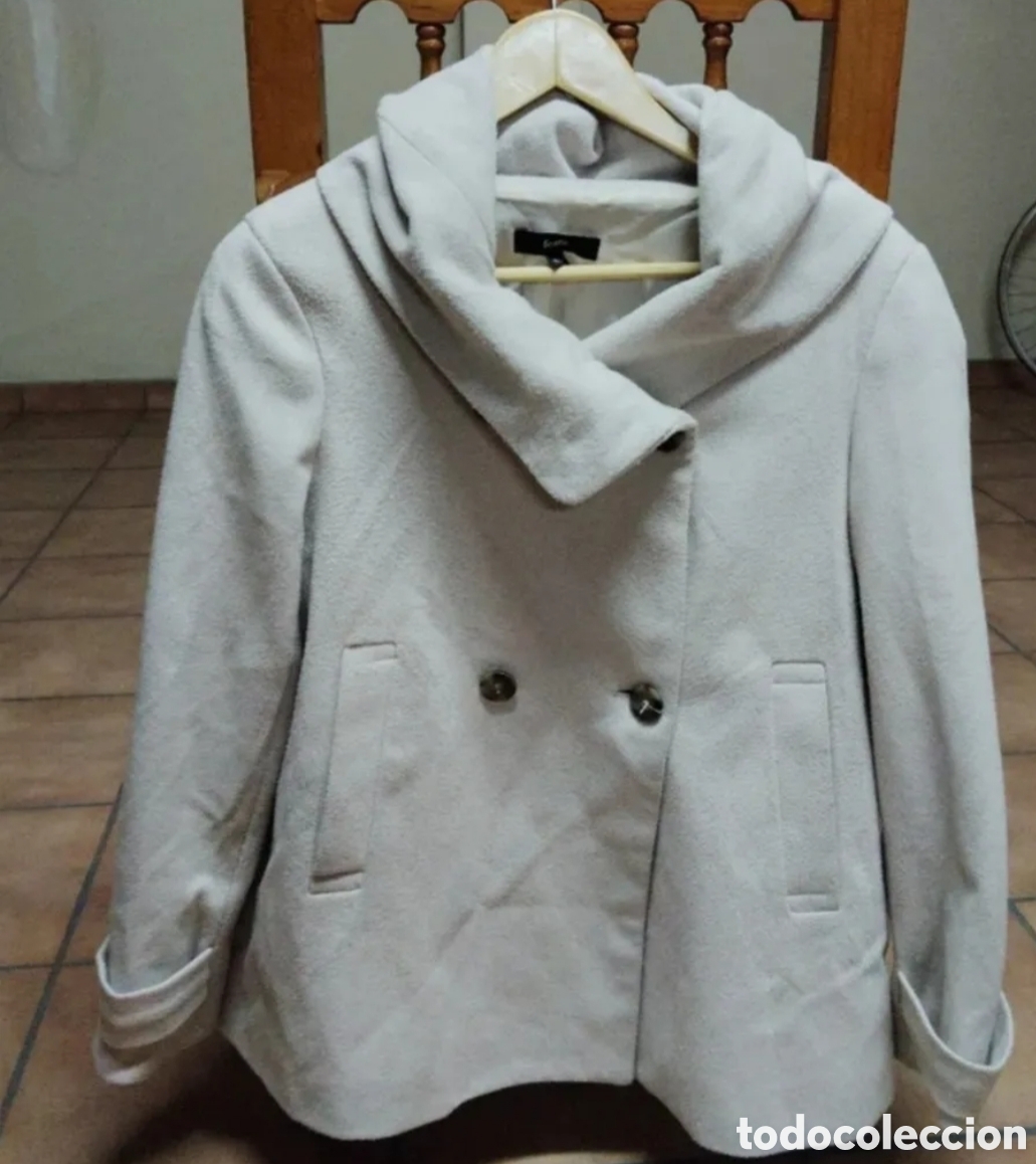 Antig&uuml;edades: Chaqueta de mujer con capucha. - Foto 1