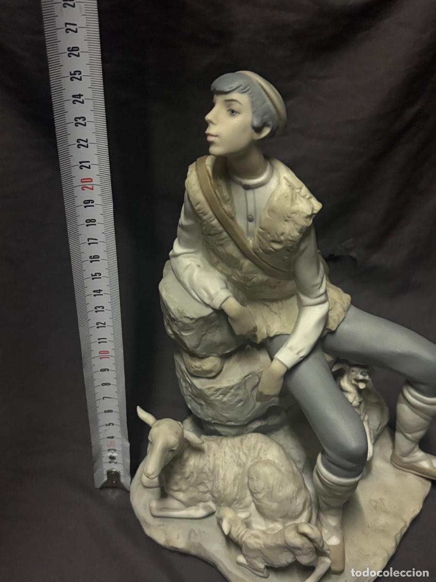 Antig&uuml;edades: Figura Lladr&oacute; El pastor - Foto 18