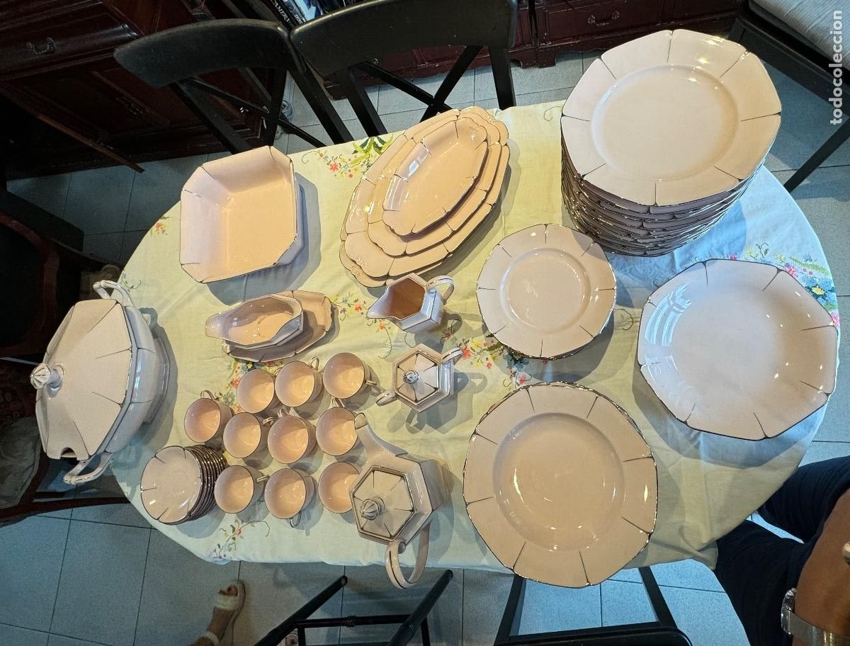 Antiguidades: Vajilla antigua de porcelana rosa de Bohemia (finales siglo XIX) &ndash; 70 piezas &ndash; C.S.L.S.A. &ndash;Rosa con