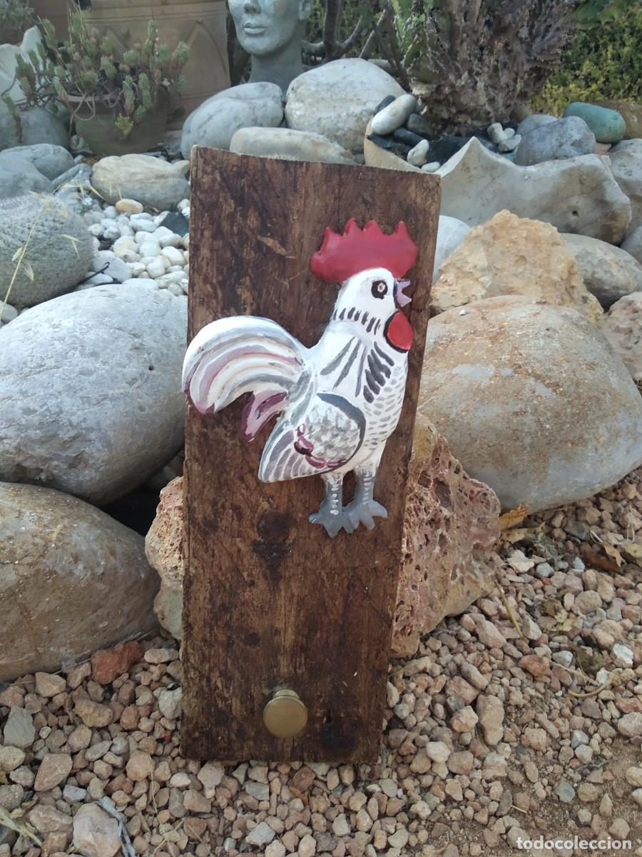 Antig&uuml;edades: perchero gallo cer&aacute;mica y madera - Foto 5