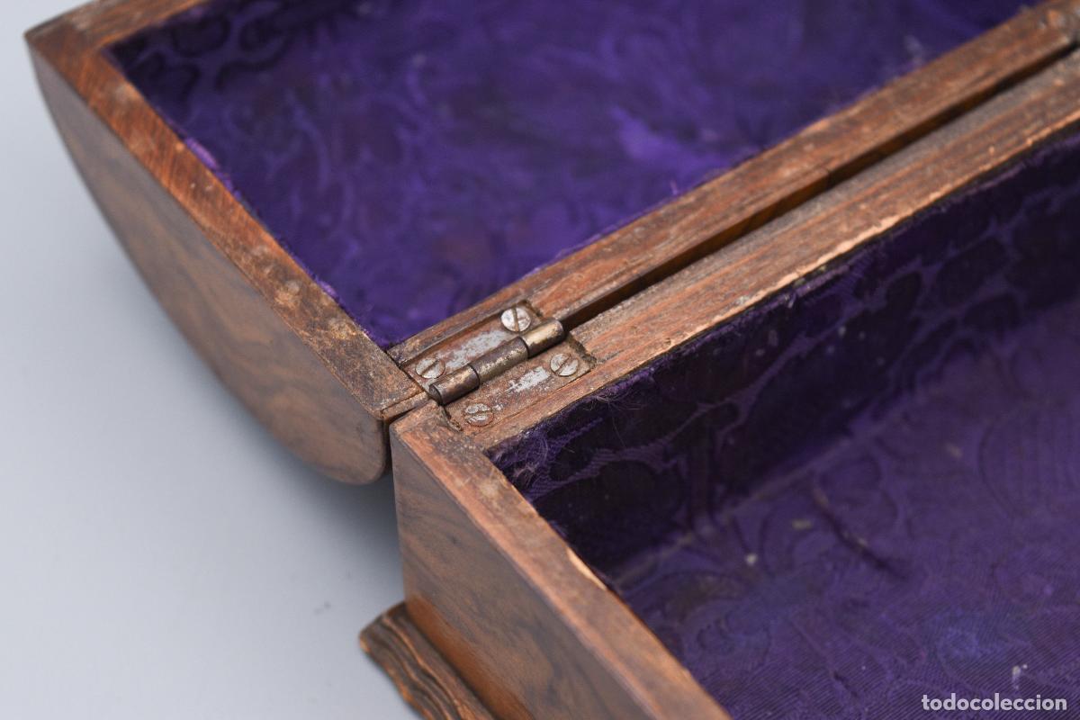 Antig&uuml;edades: Caja de ra&iacute;z con llave - Interior forrado - Foto 6