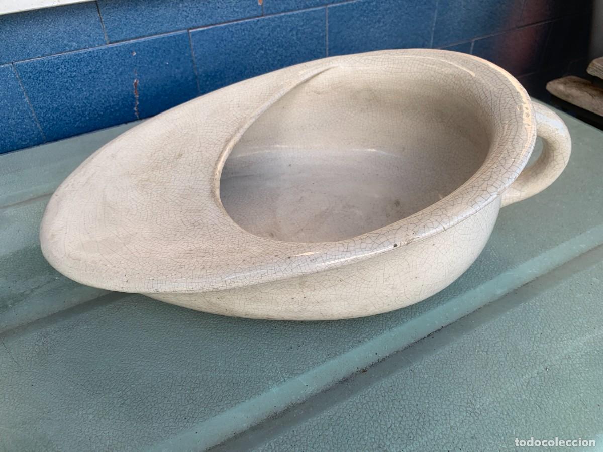 Antig&uuml;edades: Cu&ntilde;a (orinal) de loza de cama - Foto 1