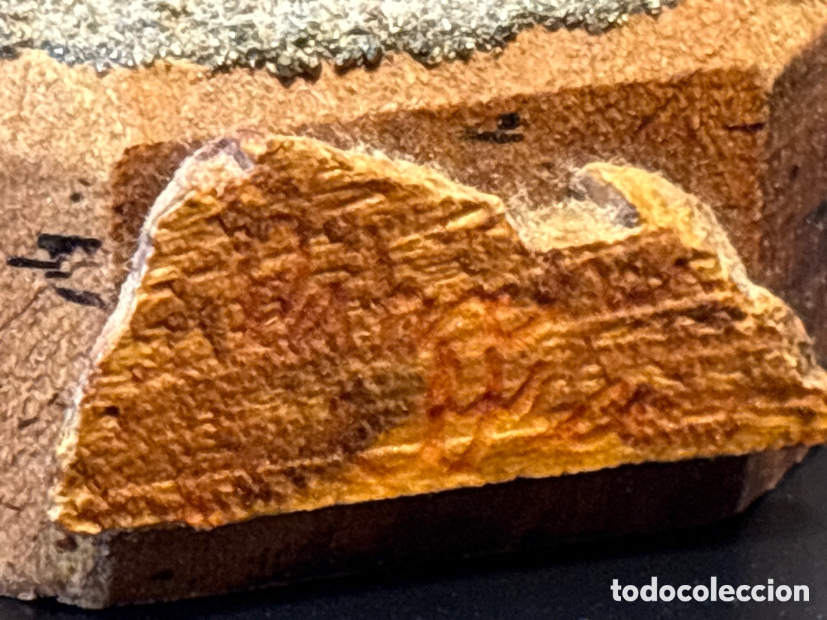 Antig&uuml;edades: PEQUE&Ntilde;A CAPILLA DE MADERA Y VIDRIO - Foto 4