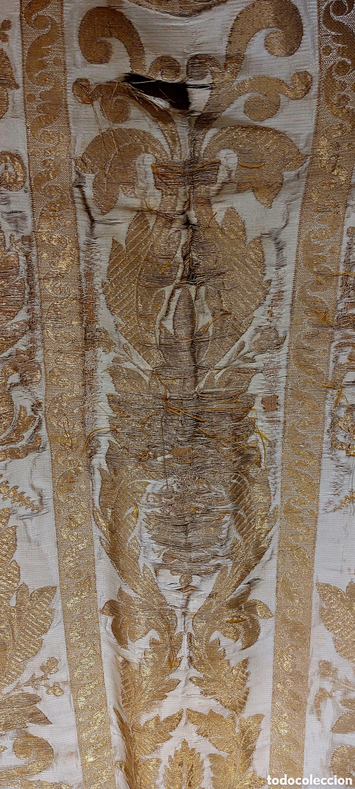Antig&uuml;edades: CASULLA CON FALTAS BROCADA EN ORO - Foto 3