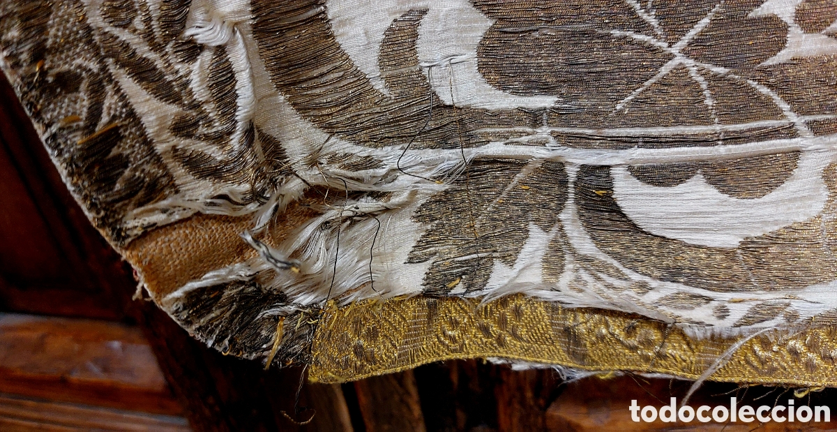 Antig&uuml;edades: CASULLA CON FALTAS BROCADA EN ORO - Foto 8