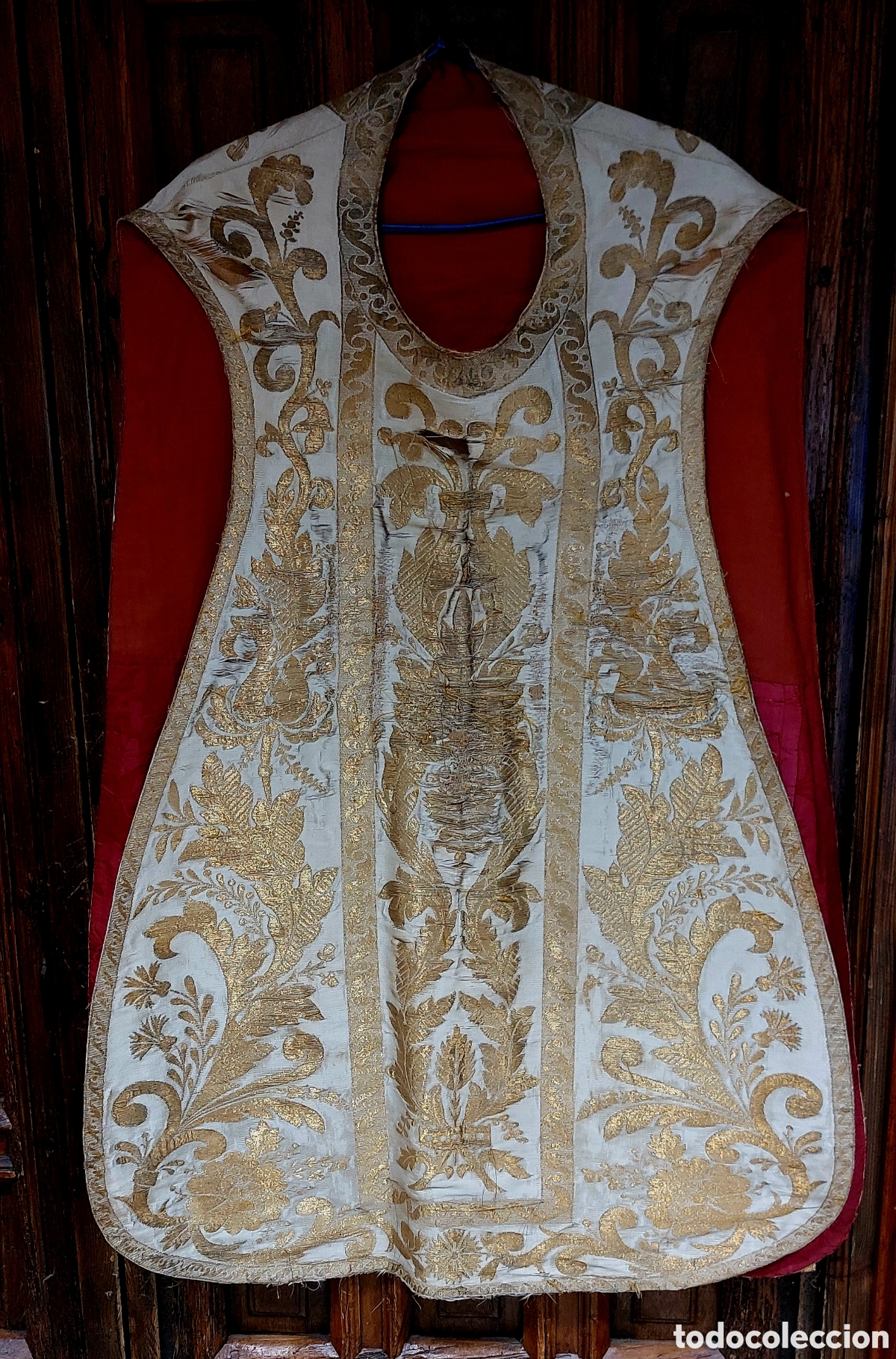 Antig&uuml;edades: CASULLA CON FALTAS BROCADA EN ORO - Foto 1