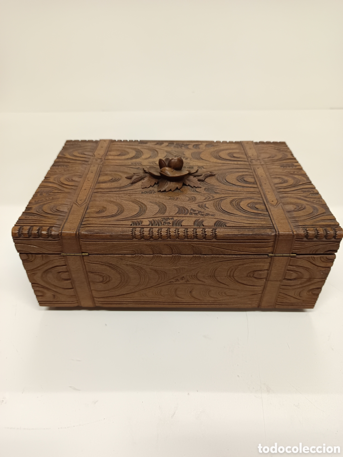 Antig&uuml;edades: Caja de madera finamente tallada - Foto 4