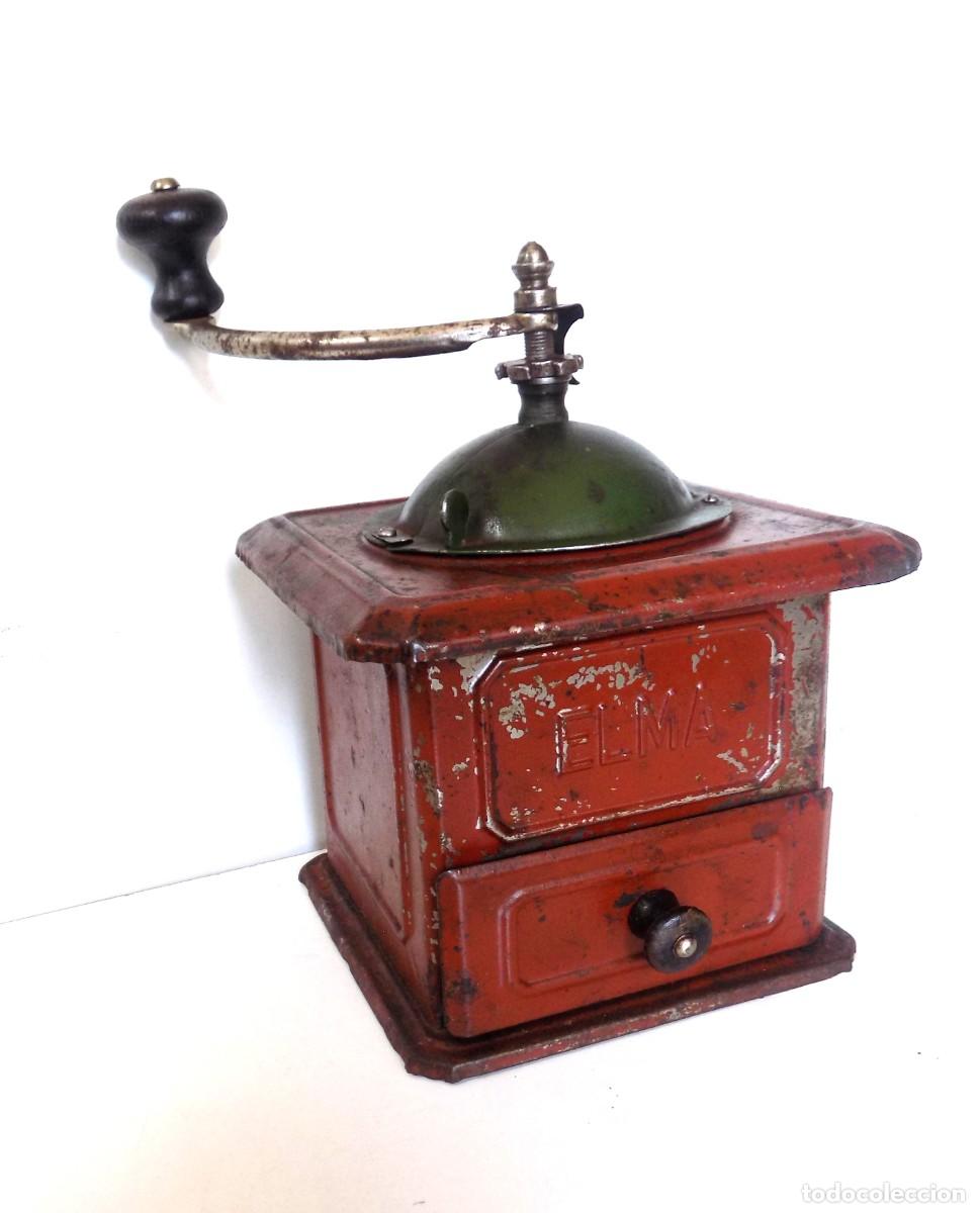 Antig&uuml;edades: ESCASO MOLINILLO DE CAF&Eacute; DE CHAPA MARCA ELMA. MODELO 1416. TAMA&Ntilde;O 2. ESPA&Ntilde;A. CA. 1945/1960