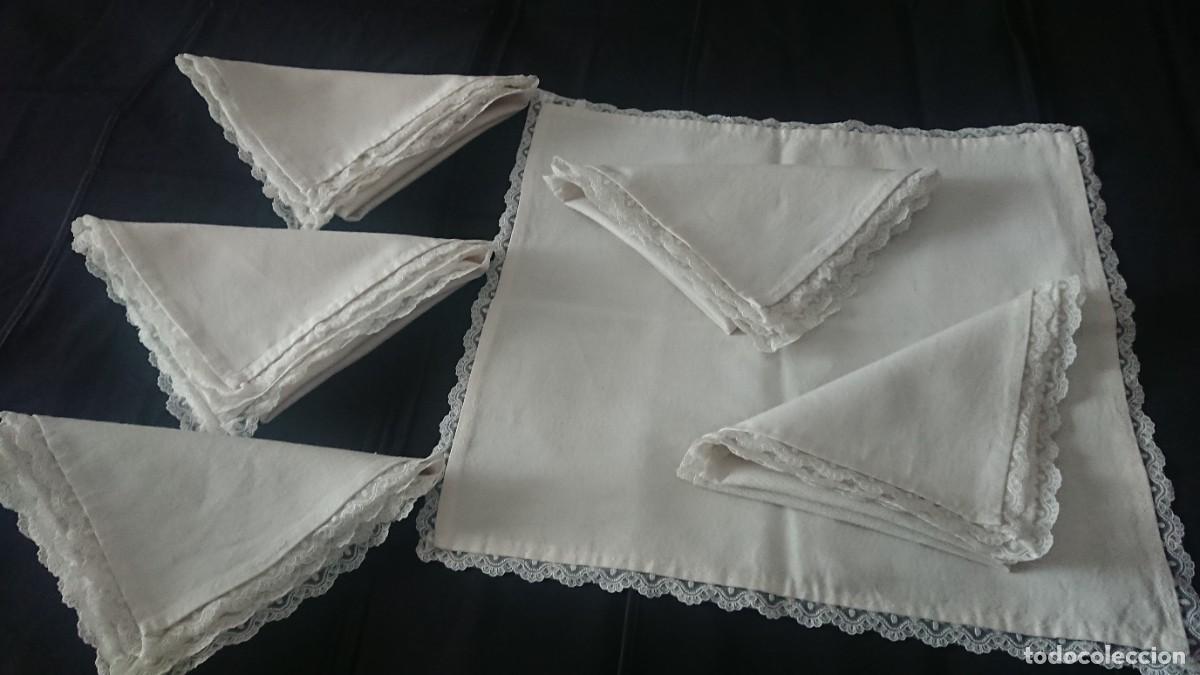 Antig&uuml;edades: Seis servilletas de algod&oacute;n y puntilla - Foto 2