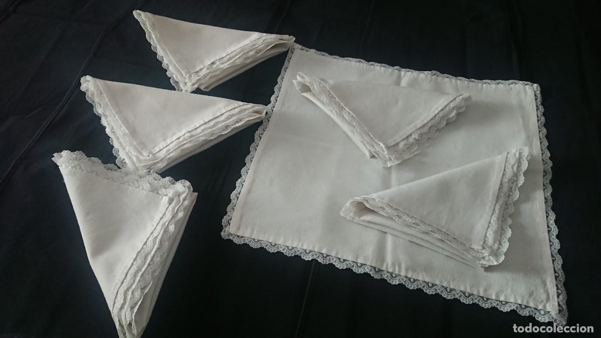 Antig&uuml;edades: Seis servilletas de algod&oacute;n y puntilla - Foto 5