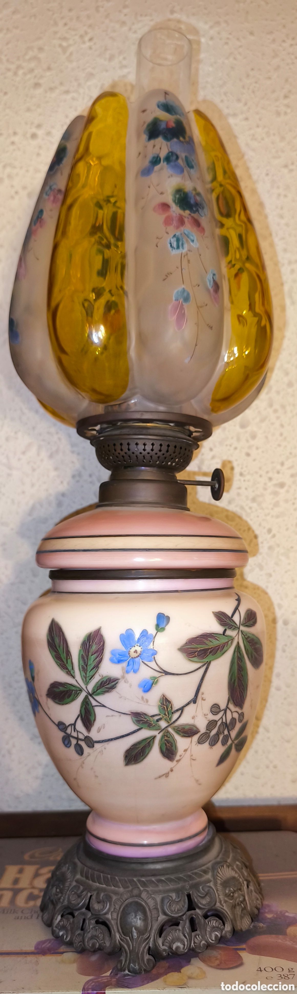 Antig&uuml;edades: Precioso quinqu&eacute; opalina - Foto 2