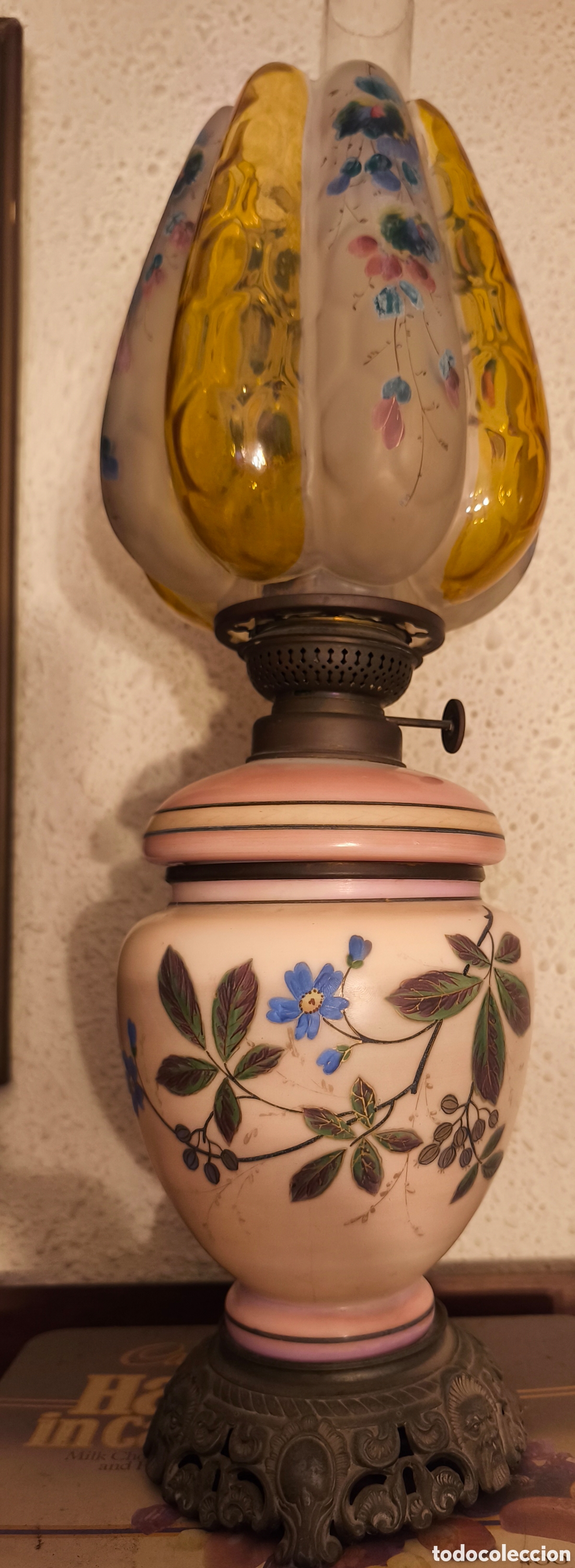 Antig&uuml;edades: Precioso quinqu&eacute; opalina - Foto 3