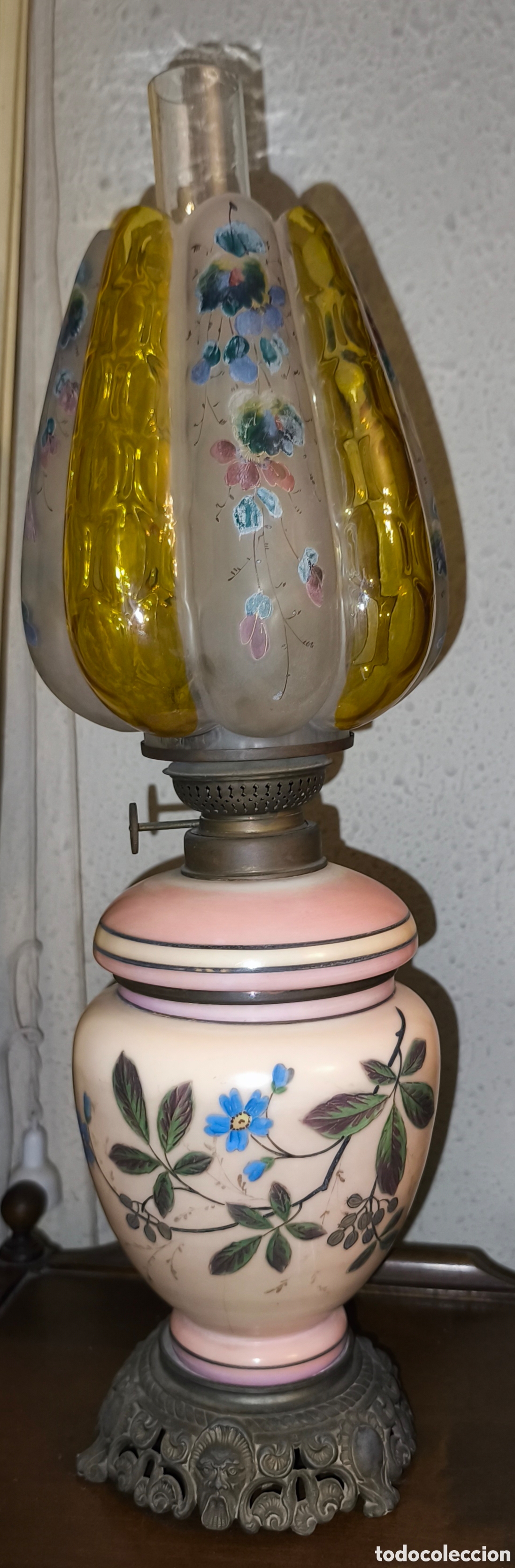 Antig&uuml;edades: Precioso quinqu&eacute; opalina - Foto 1