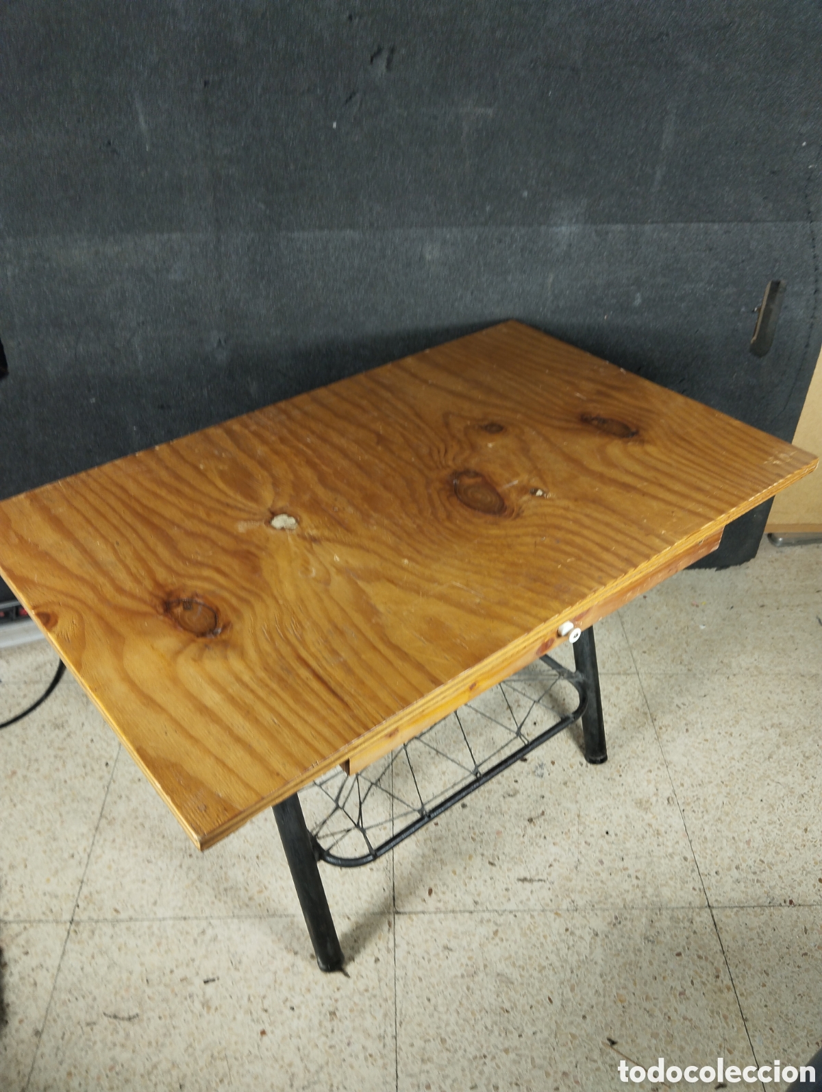 Antig&uuml;edades: MESA DE SOFA INDUSTRIAL - Foto 3