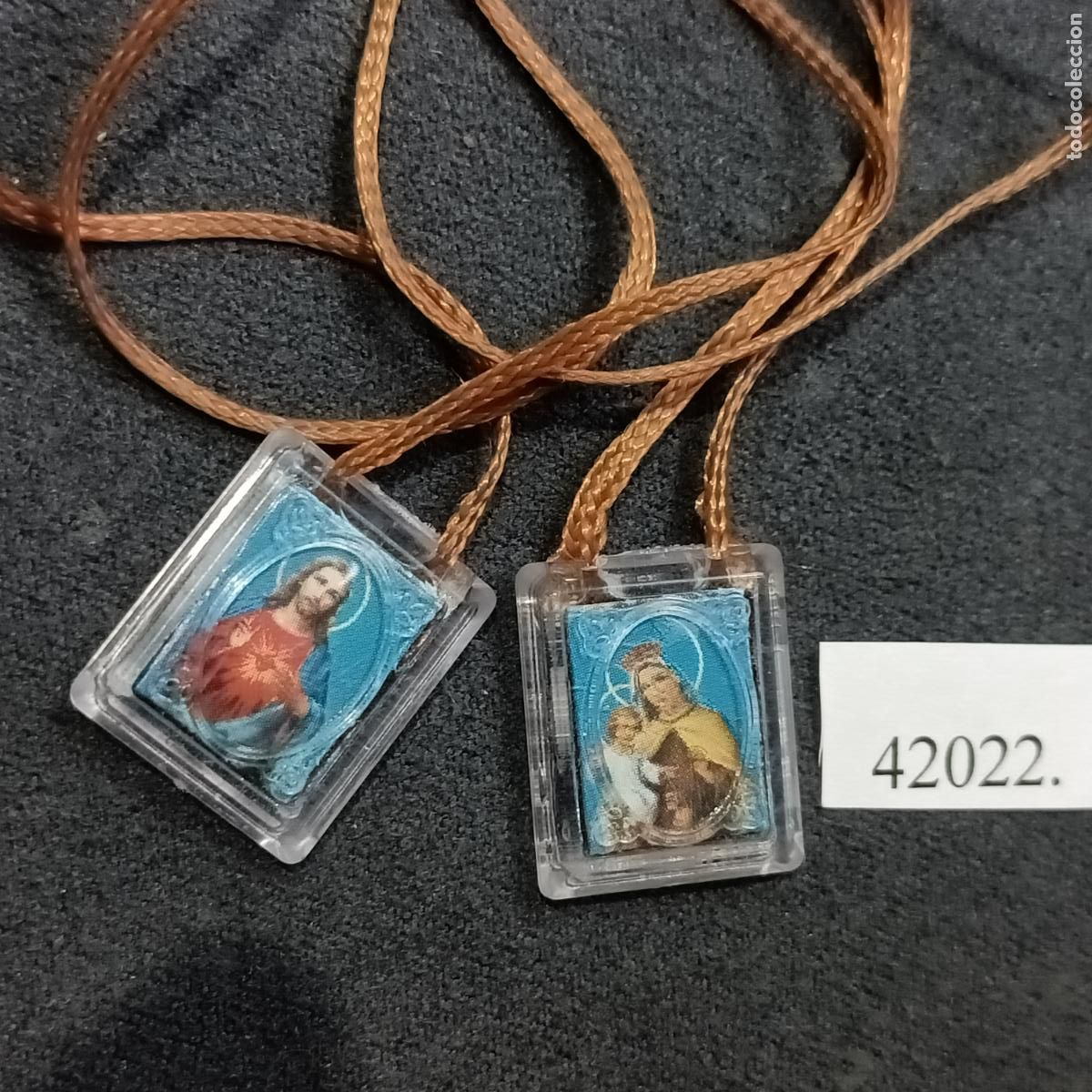 Antig&uuml;edades: Escapulario, medalla religiosa - Foto 1