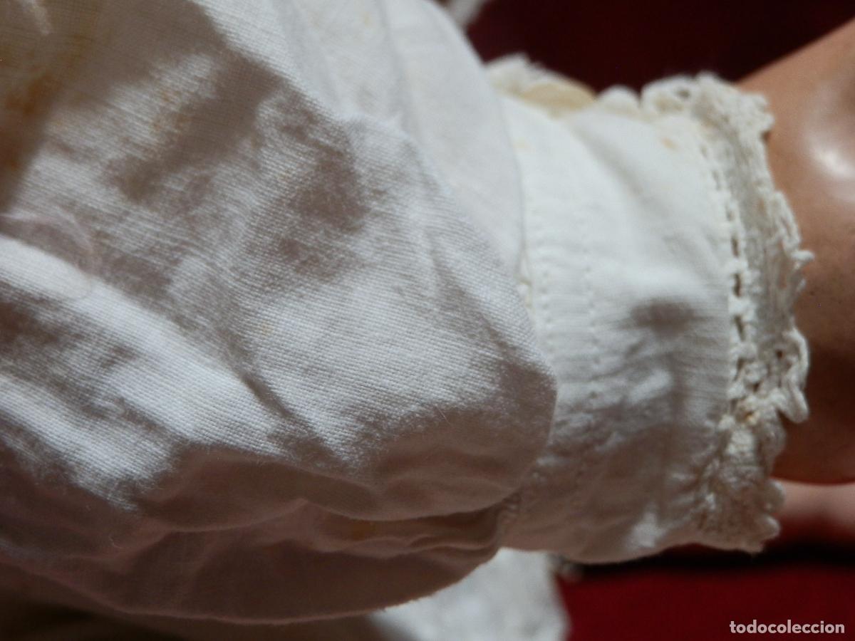 Antig&uuml;edades: ANTIGUA CAMISITA BEBE EN ALGOD&Oacute;N CON PUNTILLAS - Foto 3