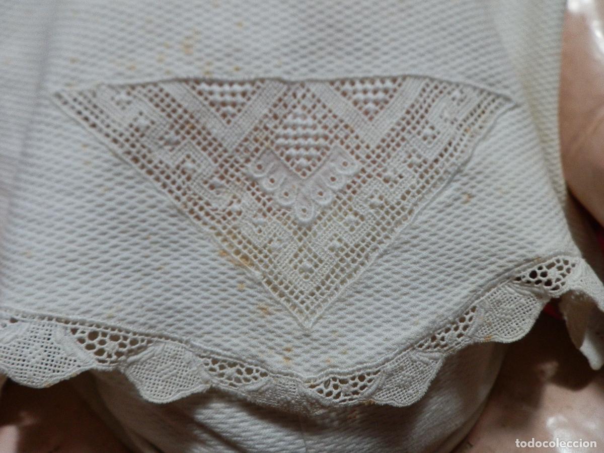 Antig&uuml;edades: ANTIGUO CONJUNTO BEBE EN PIQU&Eacute; DE ALGOD&Oacute;N CON PUNTILLAS - Foto 2