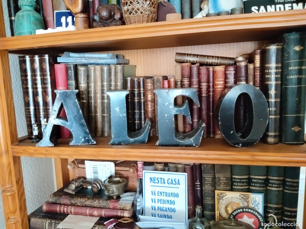Antig&uuml;edades: 4 letras metal LEAO, LEO, ALE, OL&Eacute;... Letrero Industrial. Antiguas.
