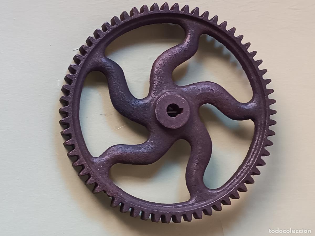 Antig&uuml;edades: ANTIGUO GRAN ENGRANAJE MIDE 29 CM. - Foto 1
