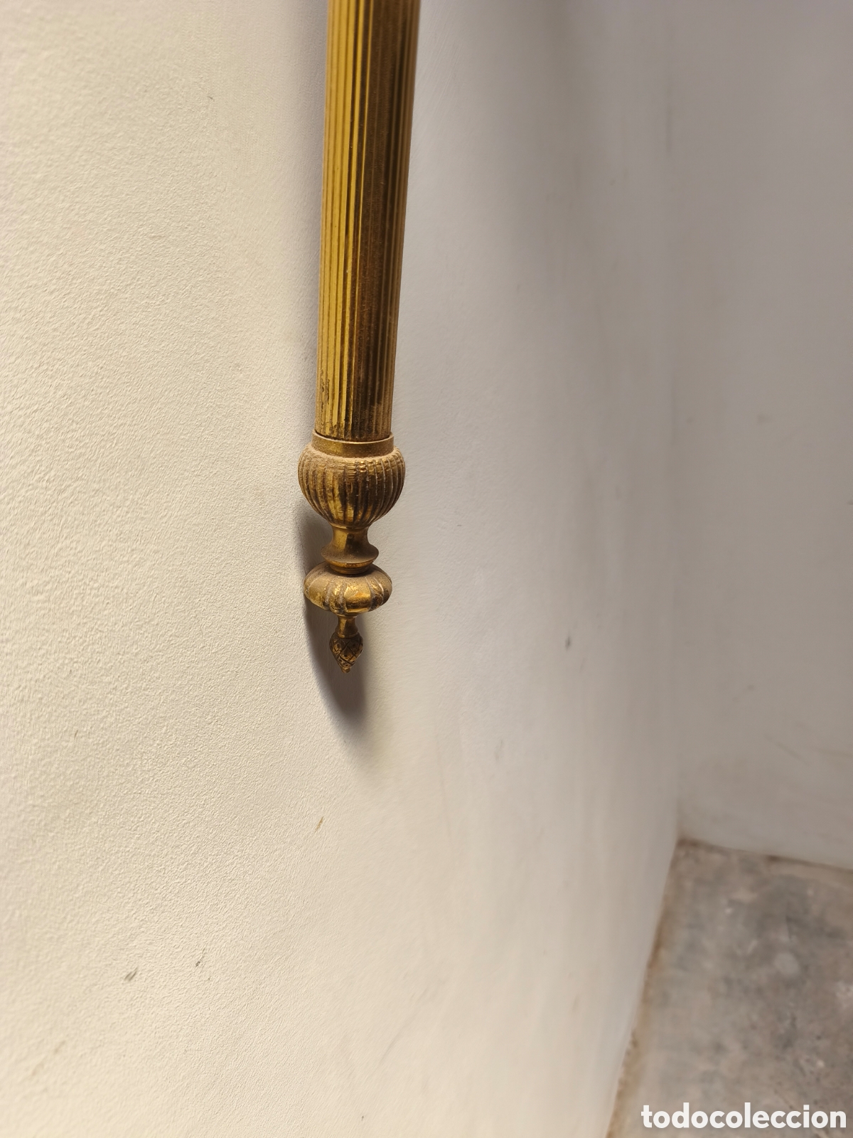 Antig&uuml;edades: Lampara antorcha de bronce con tulipa - Foto 5