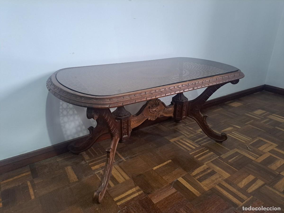 Antig&uuml;edades: Mesa de centro antigua en madera y paja - Foto 1
